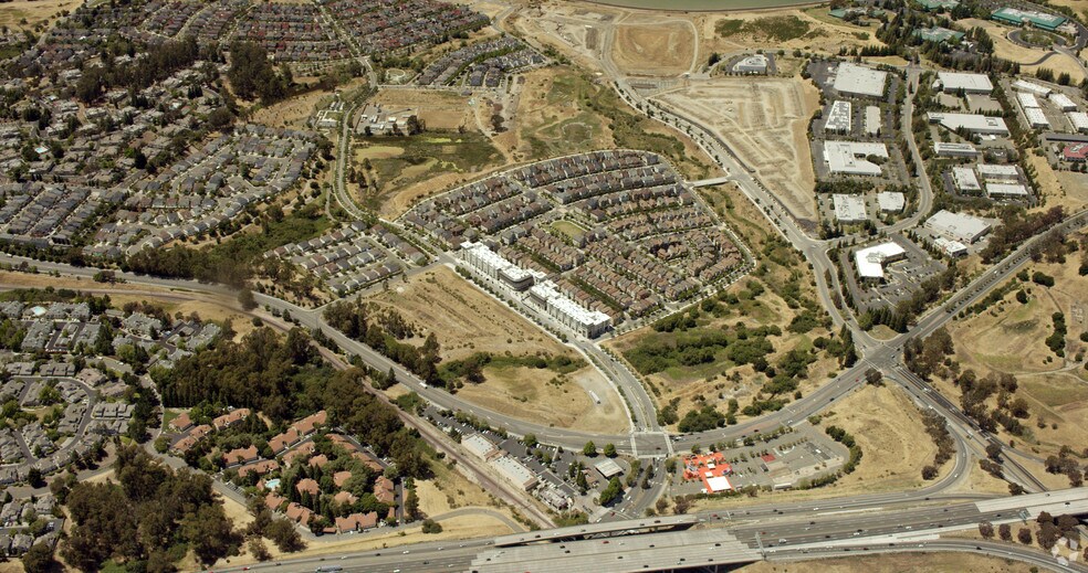 More Photos Of 1375-1411 Sycamore Ave, Hercules Unknown For Lease