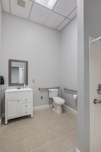 More Photos Of 201 N Riverside Ave, Saint Clair General Retail For Sale