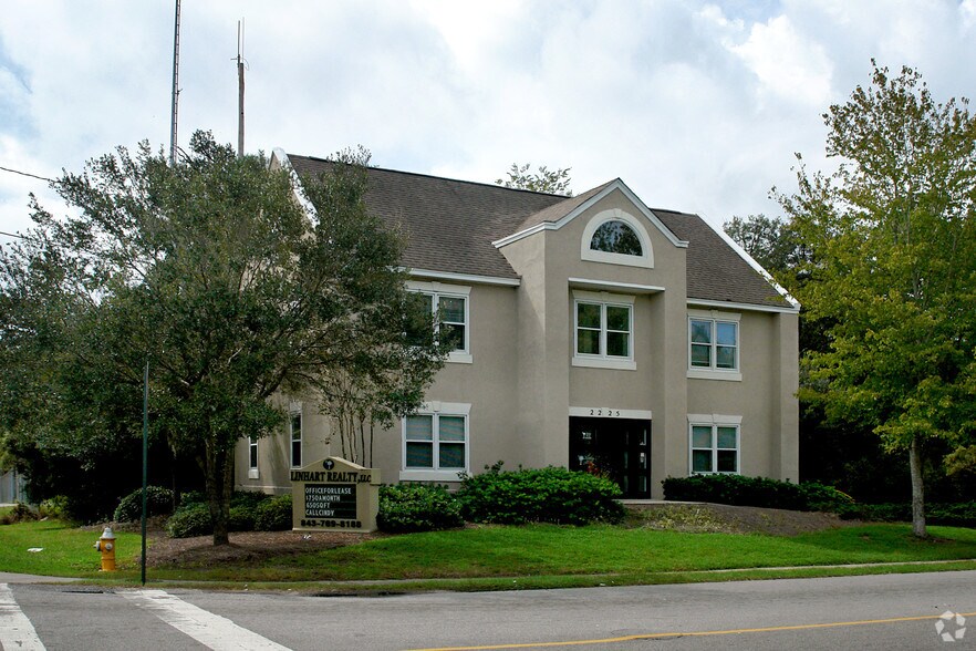 More Photos Of 2225 Ashley Crossing Dr, Charleston Office Residential For Lease