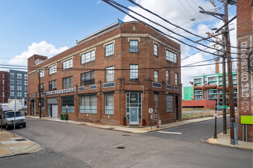 Primary Photo Of 39 E 3rd St, Richmond Apartments For Lease