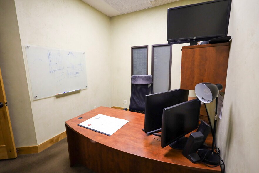 More Photos Of 2525 Nevada Ave N, Golden Valley Light Distribution For Sale