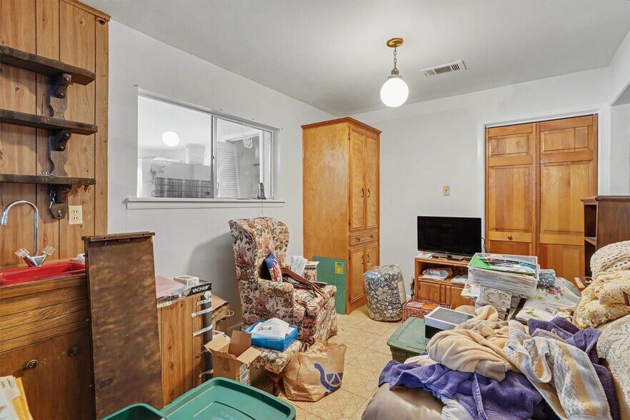 More Photos Of 7833 Almeda Genoa Rd, Houston Land For Sale