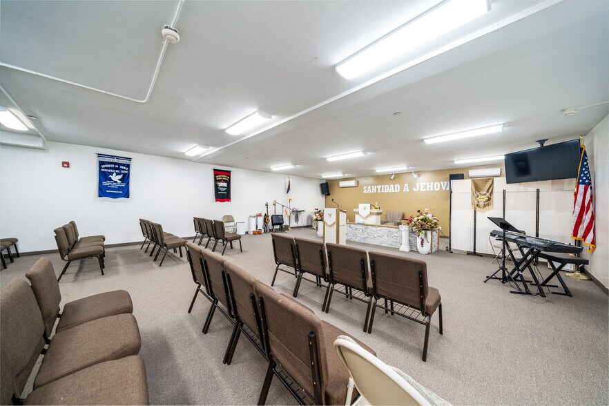 More Photos Of 2000 West St, Union City Office Residential For Sale