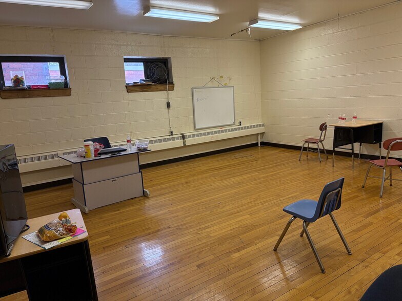 More Photos Of 1011 Gorge Blvd, Akron Office For Sale