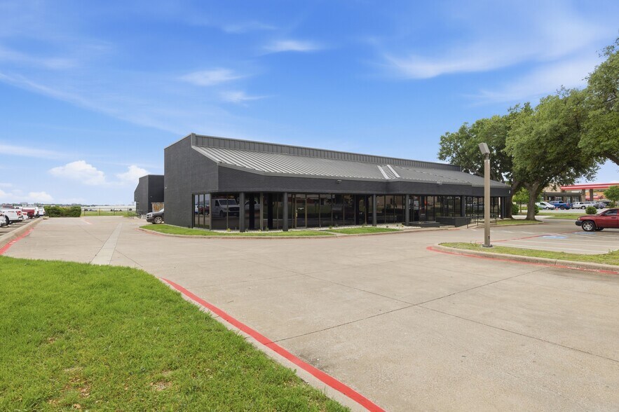 More Photos Of 3420 Sojourn Dr, Carrollton Warehouse For Lease