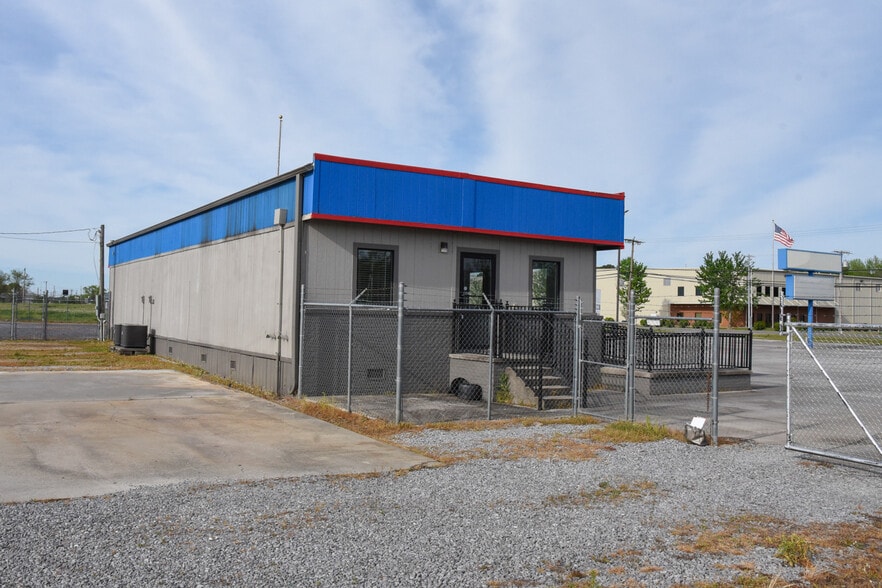 More Photos Of 3511 Highway 31 S, Decatur Auto Dealership For Lease