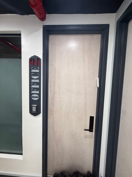 More Photos Of 65 S 11th St, Brooklyn Office For Lease