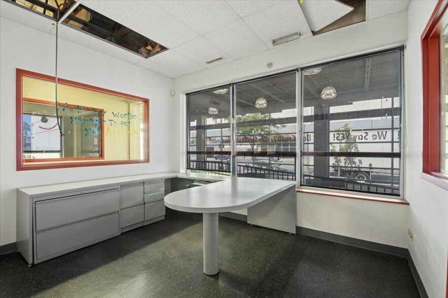 More Photos Of 6017-6057 N Western Ave, Chicago Auto Dealership For Sale