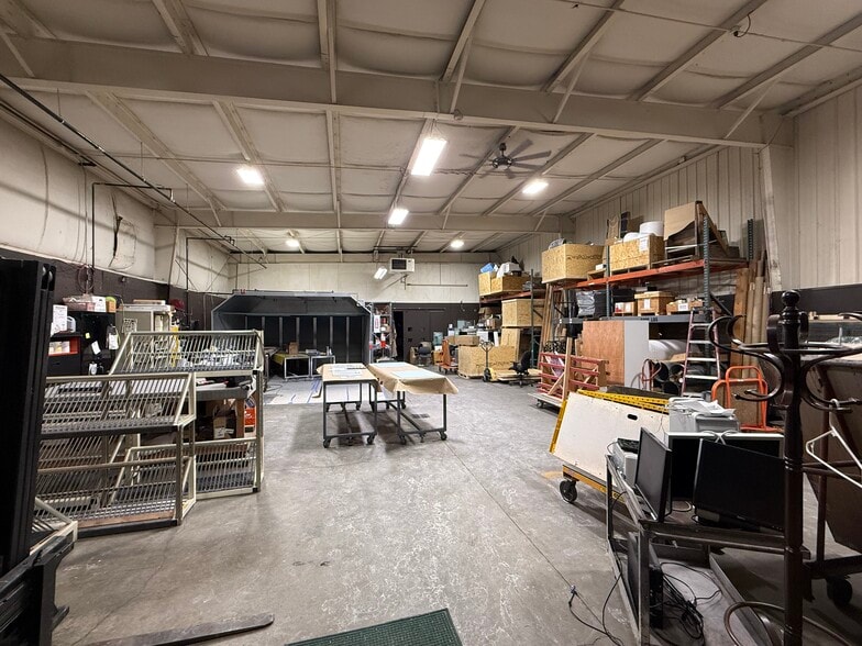 More Photos Of 5180 W River Dr, Comstock Park Manufacturing For Lease