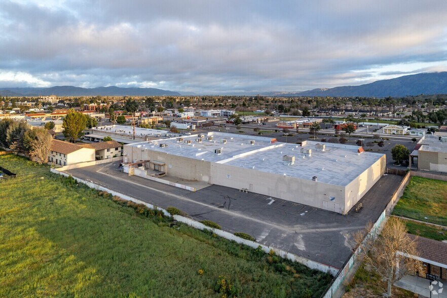 More Photos Of 2249-2255 E Florida Ave, Hemet General Retail For Lease