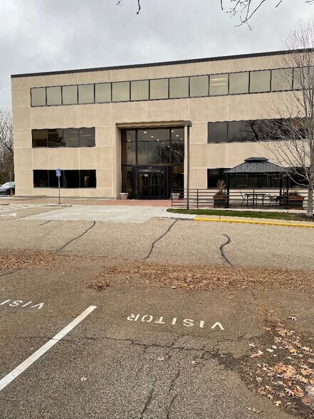 More Photos Of 10125 Crosstown Cir, Eden Prairie Loft Creative Space For Lease