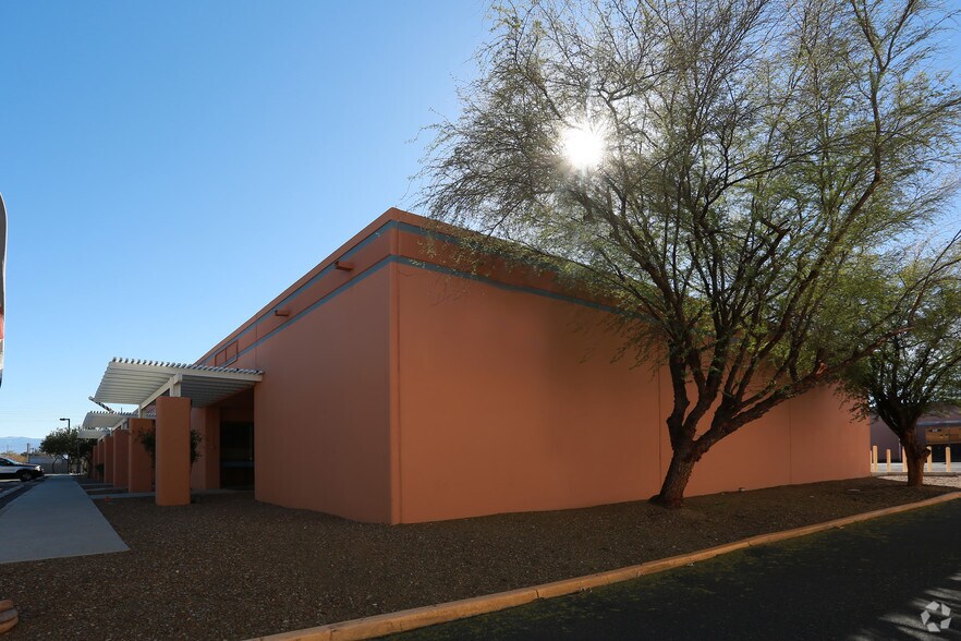 More Photos Of 3865 E 34th St, Tucson Light Manufacturing For Lease