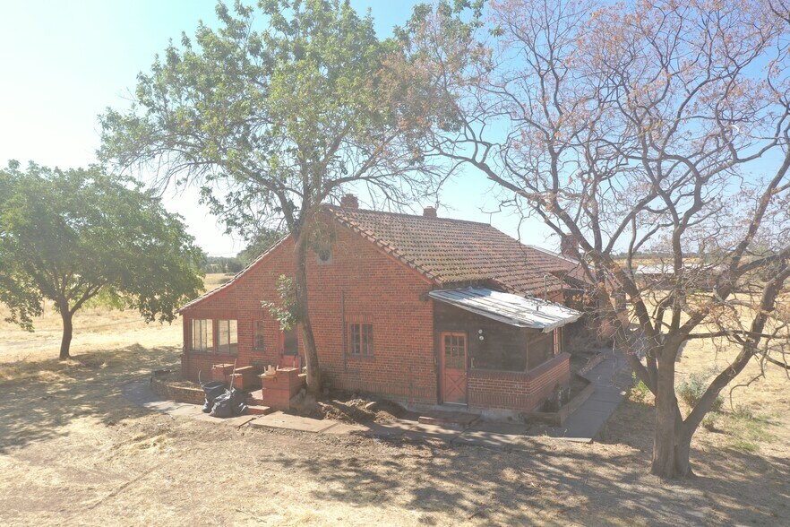 More Photos Of 4873 Gladding Rd, Lincoln Land For Sale