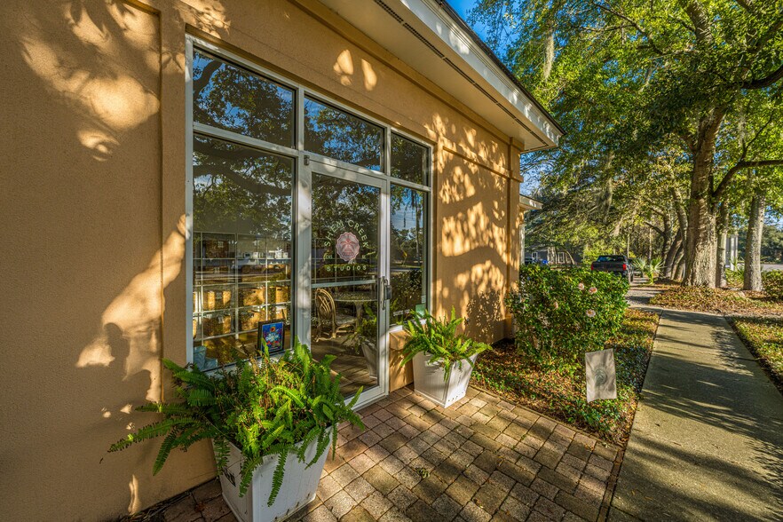 More Photos Of 234 Mathis Ferry Rd, Mount Pleasant Office For Lease