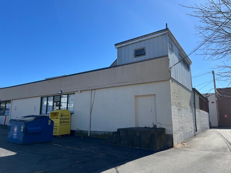 More Photos Of 510 Main St, Woburn Freestanding For Lease