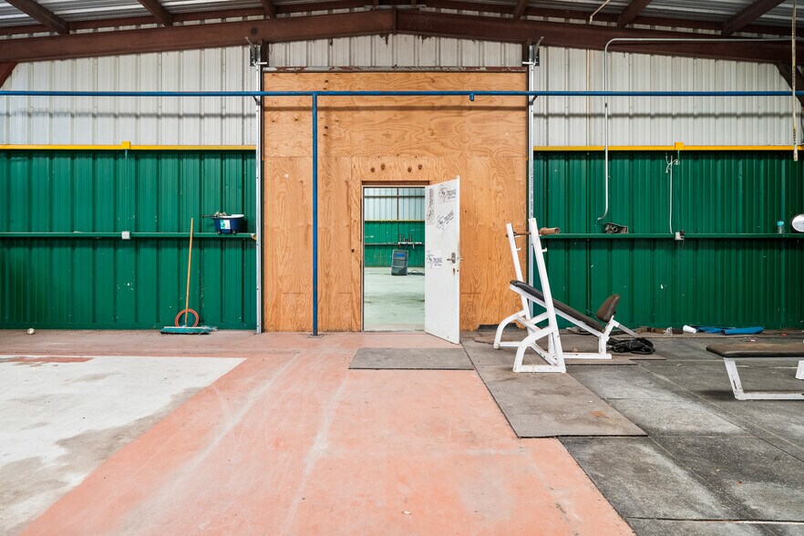 More Photos Of 8808 County Road 1458, Taft Flex For Sale