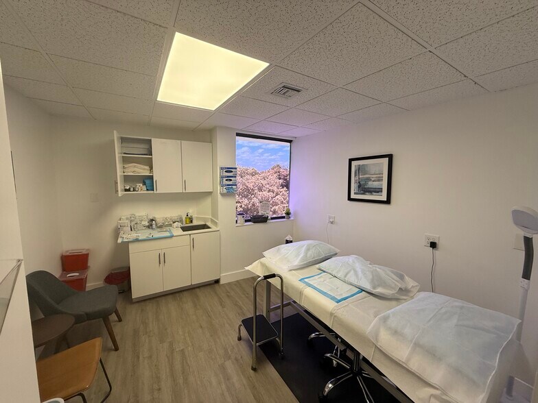 More Photos Of 7710 NW 71st Ct, Tamarac Medical For Lease