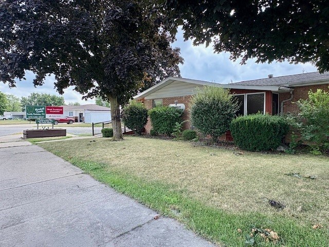 More Photos Of 127 S Stewart St, Bremen Office For Sale