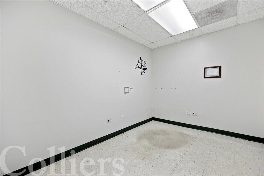 More Photos Of 382 American Ave, Jerome Warehouse For Lease