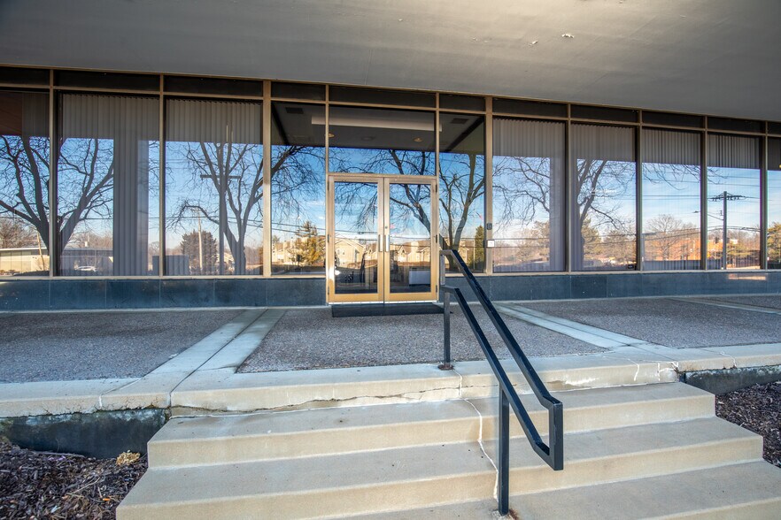 More Photos Of 9666 Olive Blvd, Olivette Office For Lease