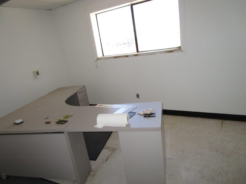 More Photos Of 2121 W Mary St, Garden City Industrial For Lease