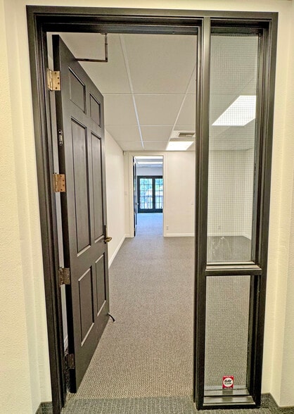 More Photos Of 1525 State St, Santa Barbara Office For Sale