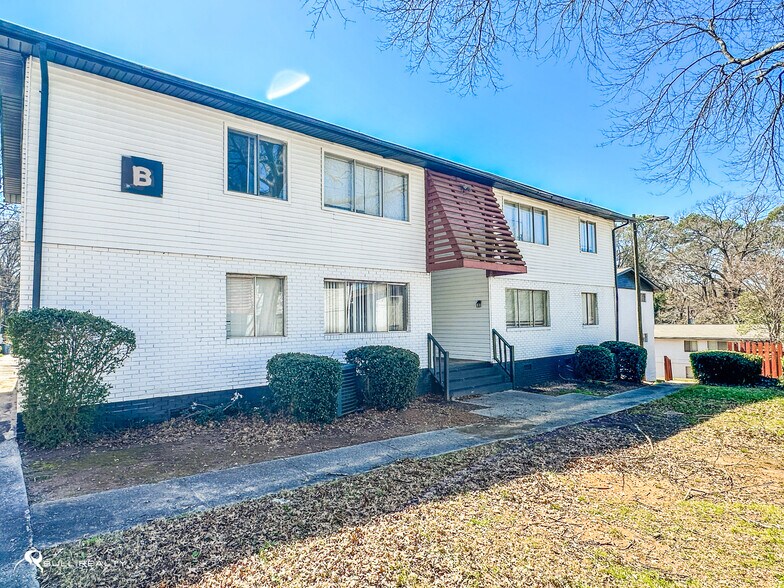 More Photos Of 4663 Waldrop Dr, Forest Park Apartments For Sale