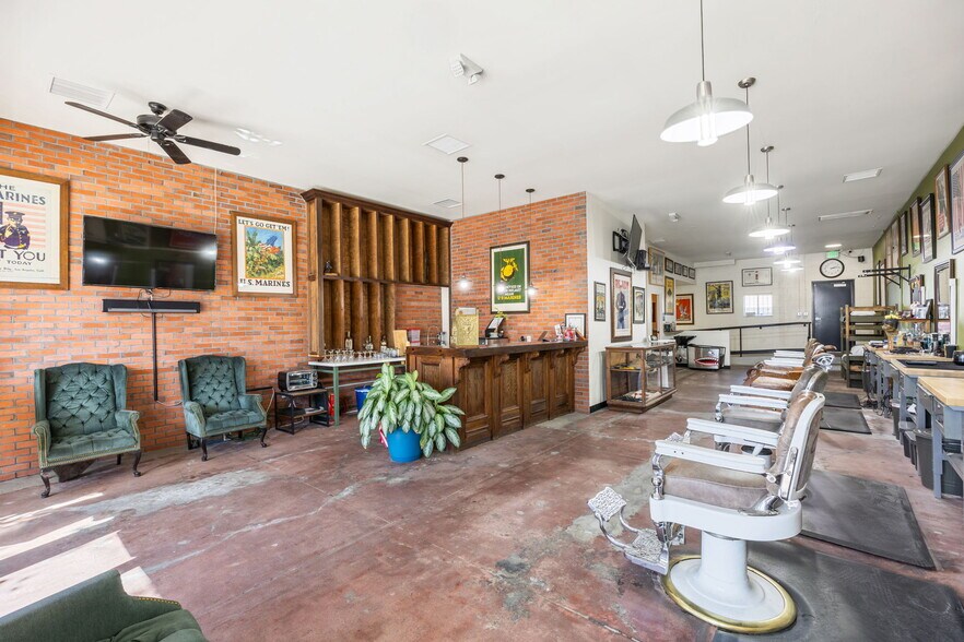 More Photos Of 21627 Sherman Way, Canoga Park Storefront For Sale