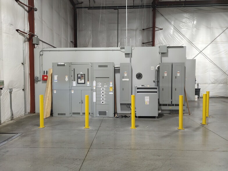 More Photos Of 207 Tracy Rd, Killingly Manufacturing For Lease