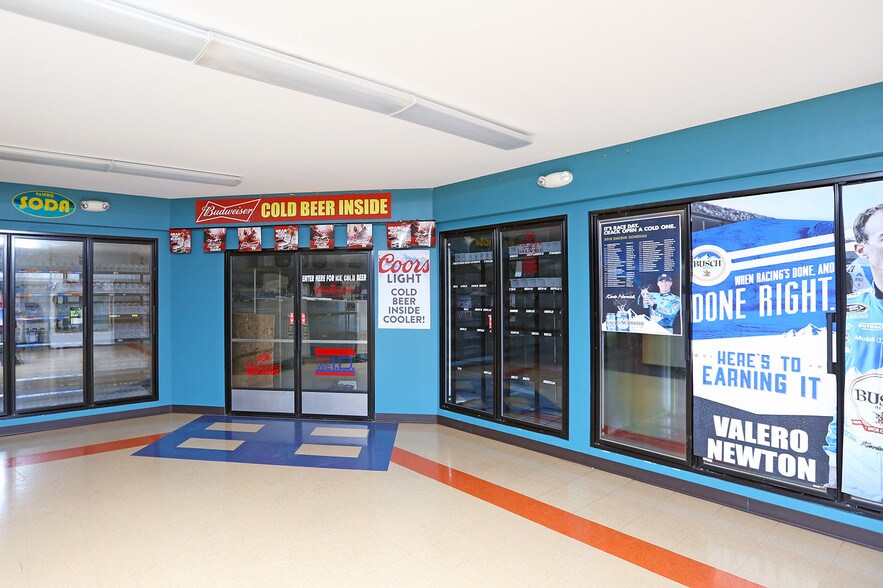 More Photos Of 4300 S 22nd Ave E, Newton Convenience Store For Sale