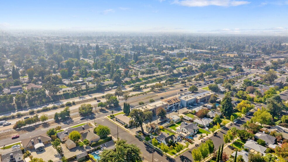More Photos Of 1606 W Mineral King Ave, Visalia Office For Sale