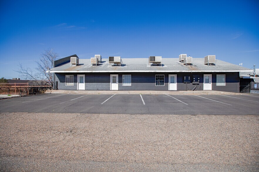 More Photos Of 819 N Navajo Dr, Page Storefront Retail Office For Sale