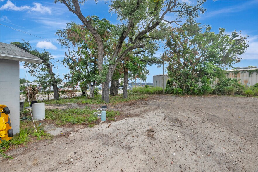 More Photos Of 3909 N 38th St, Tampa Land For Lease
