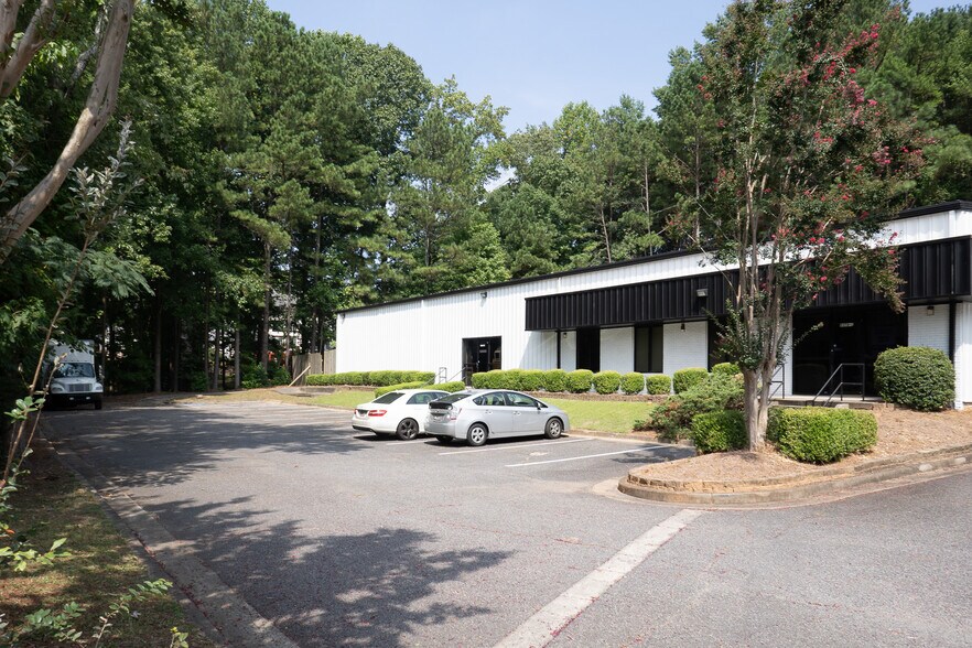 More Photos Of 9370 Industrial Trace, Alpharetta Warehouse For Lease