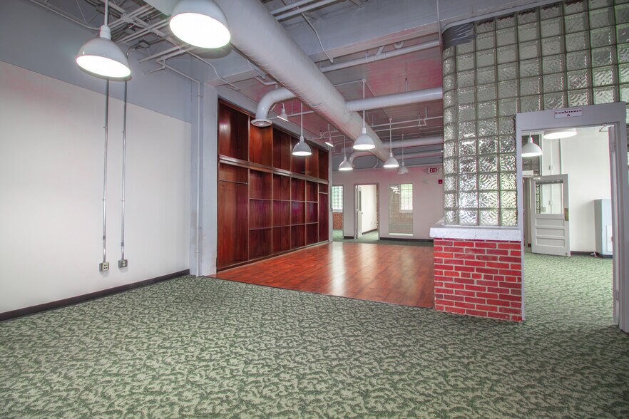 More Photos Of 50 Clay St, Morgantown Office Residential For Lease
