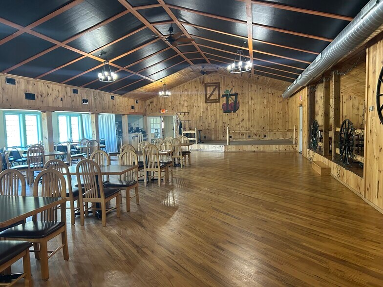 More Photos Of 17 Cherry Plain Sq, Berlin Restaurant For Sale