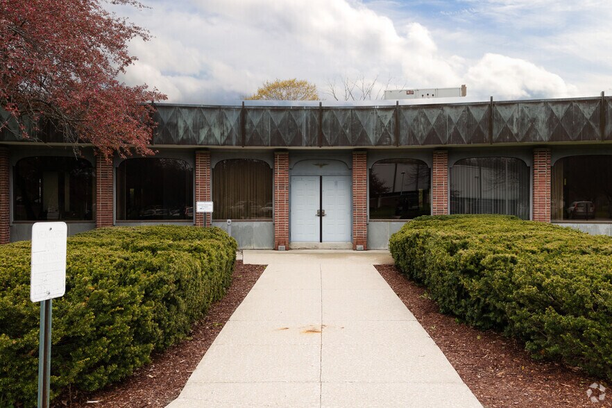 More Photos Of 372 Vermont Route 67 E, Shaftsbury Distribution For Lease