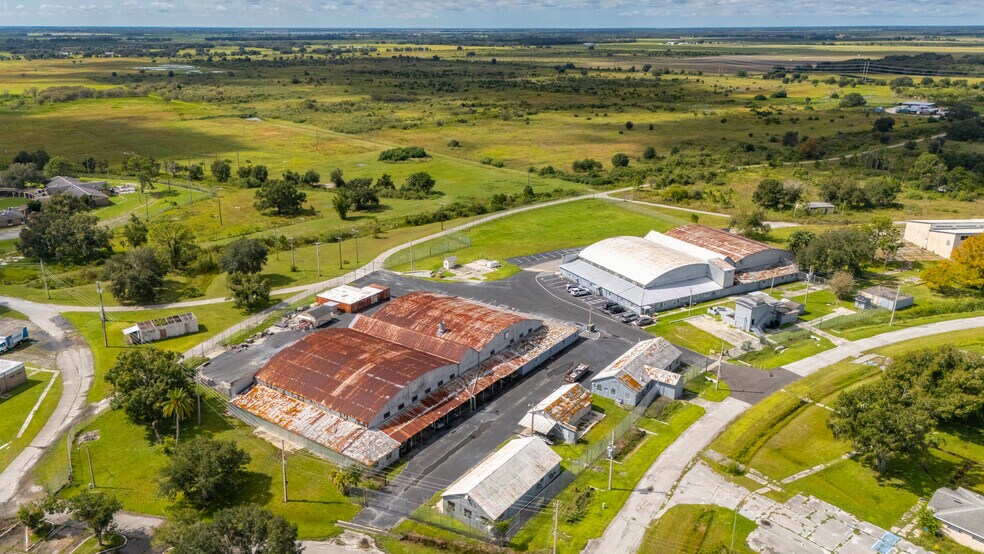 More Photos Of 5991 SE Circle Dr, Arcadia Flex For Sale