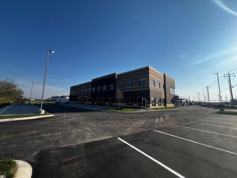 More Photos Of 115 Willard Hagan Dr, Lebanon Office For Lease