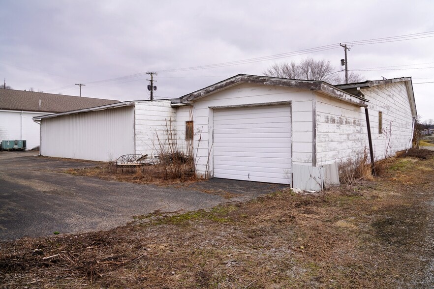 More Photos Of 16 Madison St, Leetonia Flex For Sale