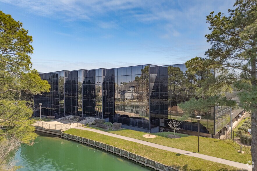 More Photos Of 530 Wells Fargo Dr, Houston Office For Sale