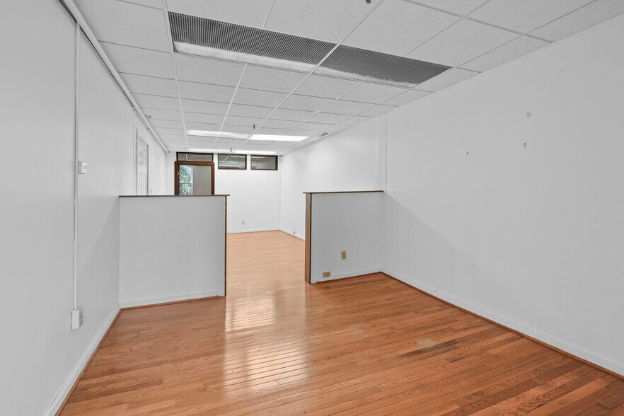 More Photos Of 146-148 E State St, Ithaca Storefront Retail Residential For Sale