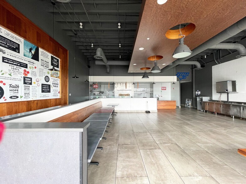 More Photos Of 2998 Highway 412 E, Siloam Springs General Retail For Lease