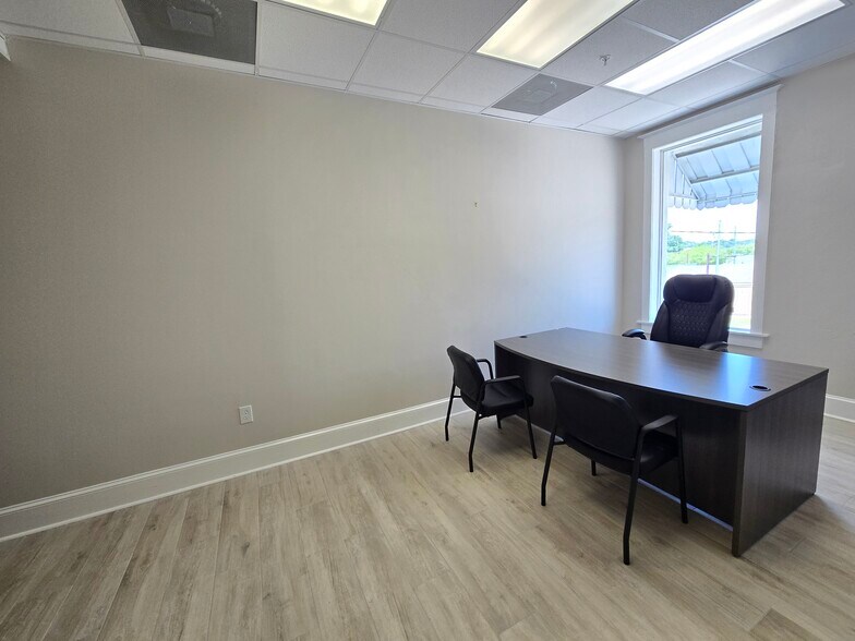 More Photos Of 1808 Front St, Slidell Office For Sale