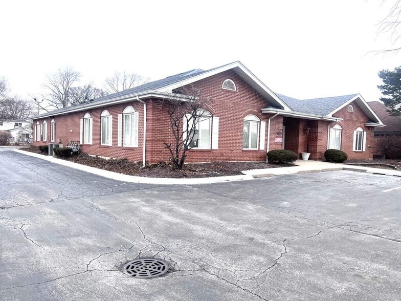 More Photos Of 17236 Harlem Ave, Tinley Park Office For Sale
