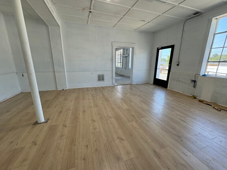 More Photos Of 321 S Jefferson Ave, Eatonton Industrial For Sale