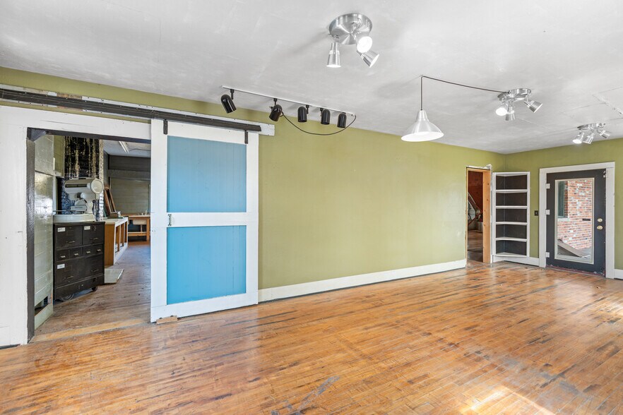 More Photos Of 8572 Silver Lake Rd, Linden Freestanding For Sale