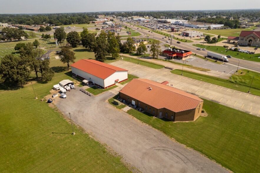 More Photos Of 951 S Kingshighway St, Sikeston Office For Sale