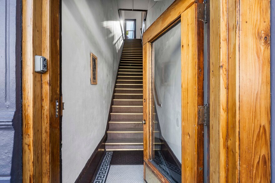 More Photos Of 309 N Pearl St, Ellensburg Storefront Retail Residential For Sale