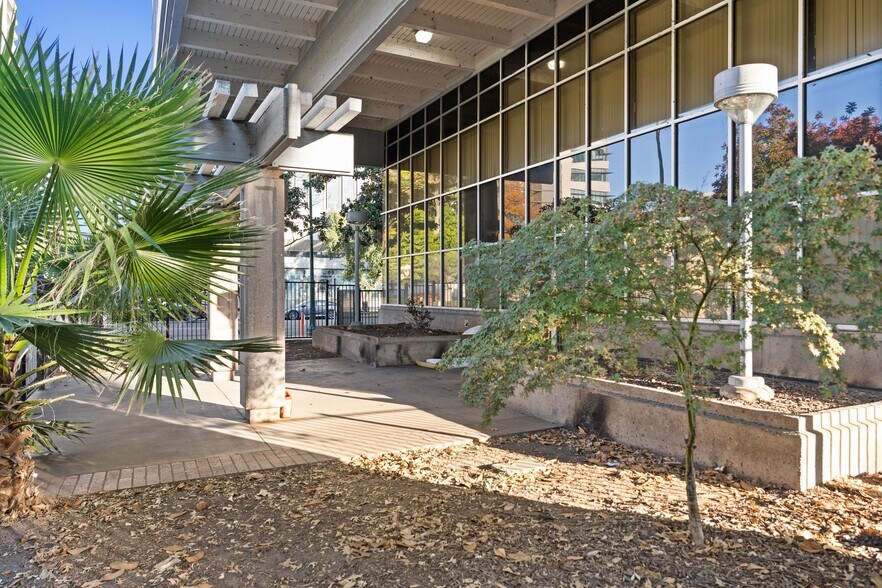 More Photos Of 9 S El Dorado St, Stockton Office For Sale